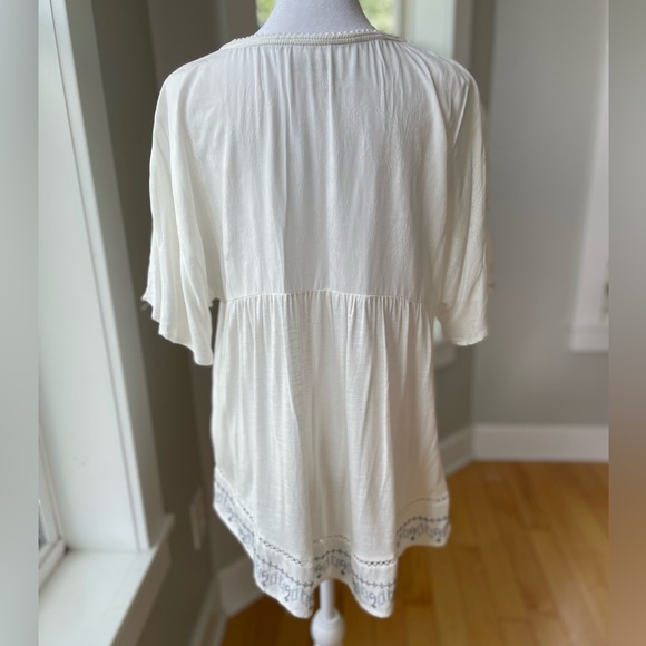 Knox Rose Pink Blue Floral Embroidered White Flowy Top Size Small - Picture 3 of 8